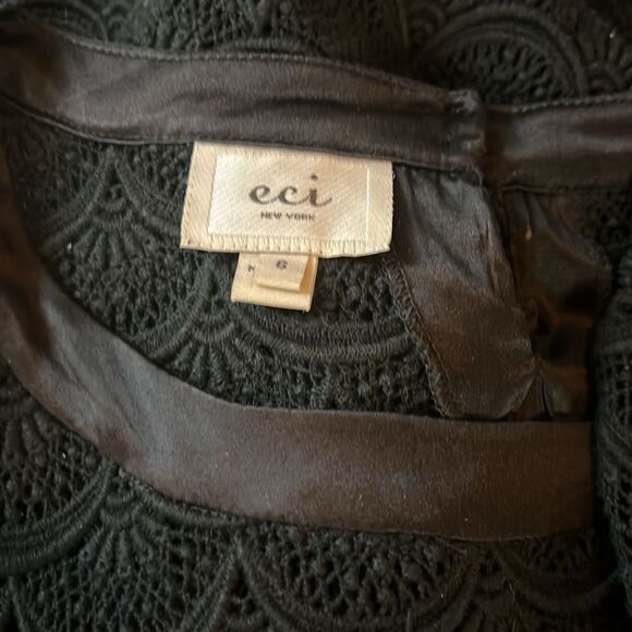 ECI Black Sheath Mini Dress Sz 6 Bell Sleeve Scallop Crotchet Ribbon Accent - Picture 10 of 11